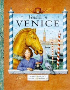 Kids reading Vendela in Venice